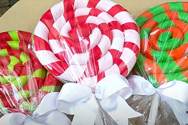 Dollar Tree Giant Lollipop DIY - Outdoor Christmas Decor - DIY Holiday Decor