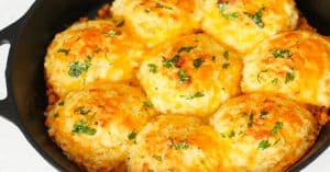 5-Ingredient Garlic Cheddar Biscuit Recipe