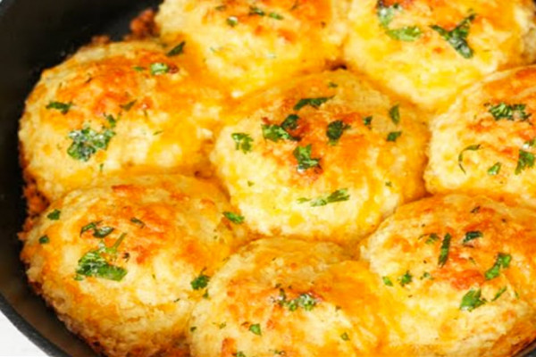 5-Ingredient Garlic Cheddar Biscuit Recipe - Biscuit Recipes - Drop Biscuits