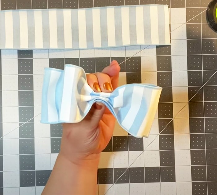 How to Make Bows With A DIY Bow Maker