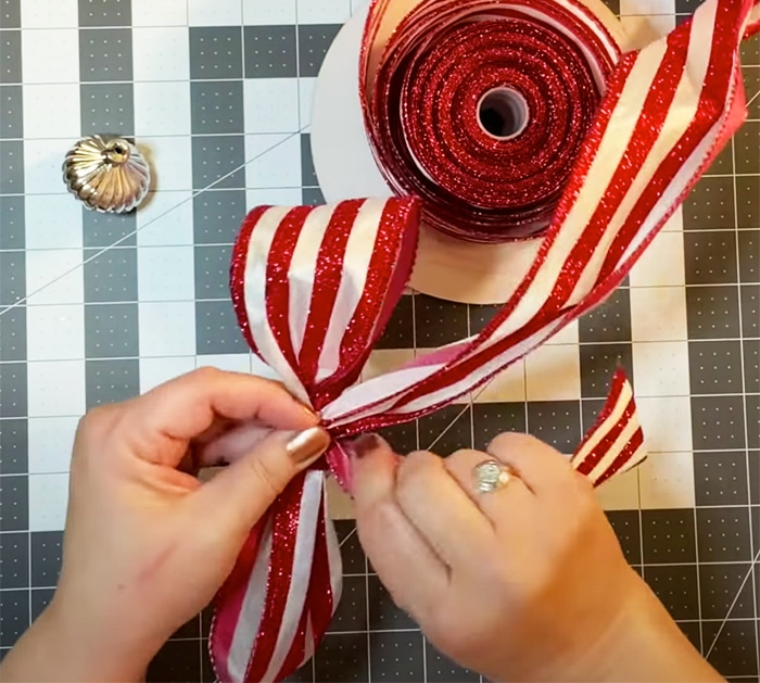 How To Make A Bow Out Of Ribbon - Easy Bows - Advanced Bow Making