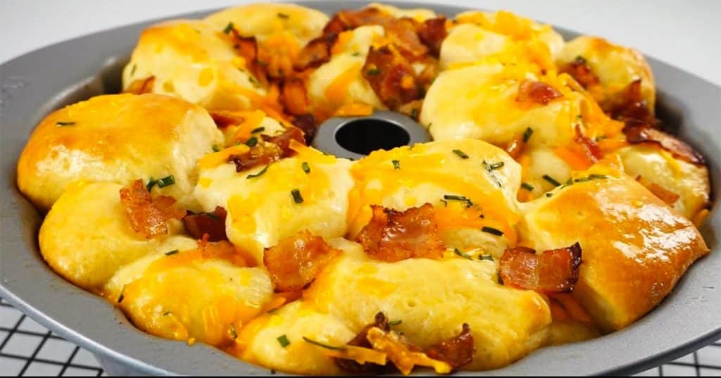 Bacon and Cheese Pull Apart Bread Recipe - Bread Recipes - Bacon and Cheese Recipes