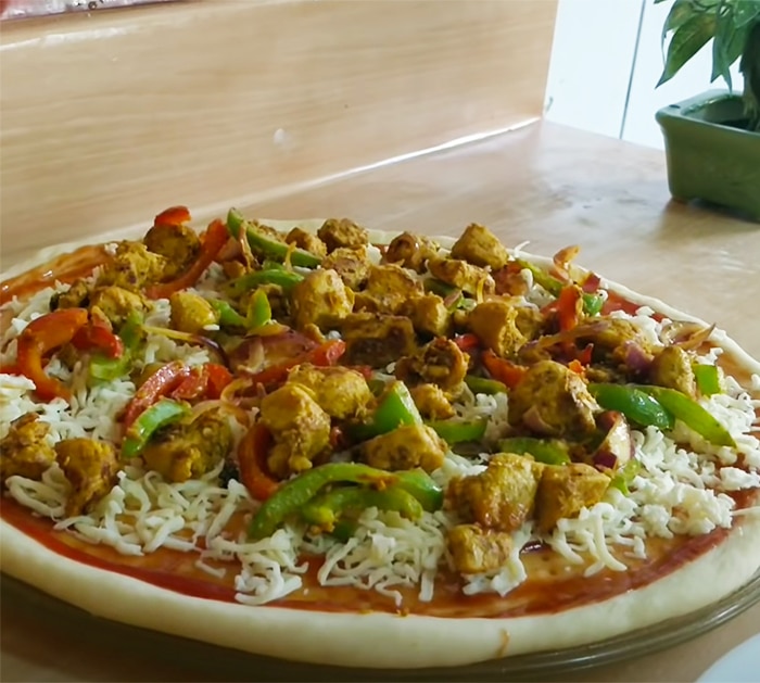 How To Make Chicken Fajita Pizza - Easy Homemade Pizza