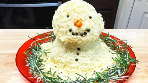 Christmas Snowman Cheeseball Recipe | DIY Joy Projects and Crafts Ideas