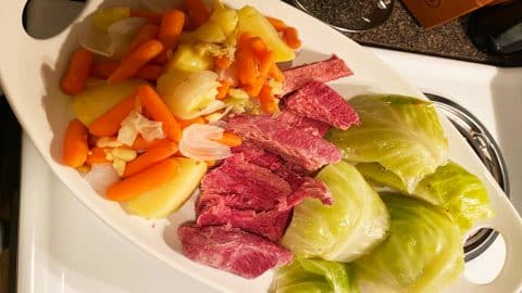 Crockpot Corned Beef And Cabbage Recipe | DIY Joy Projects and Crafts Ideas