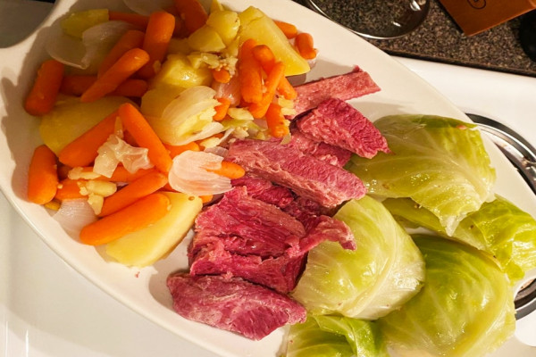 Crockpot Corned Beef And Cabbage Recipe- Crockpot Recipes - Corned Beef Recipes
