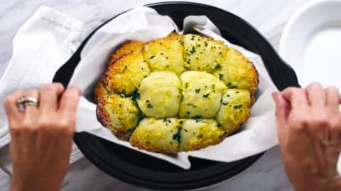 Crockpot Garlic Cheese Rolls Recipe | DIY Joy Projects and Crafts Ideas