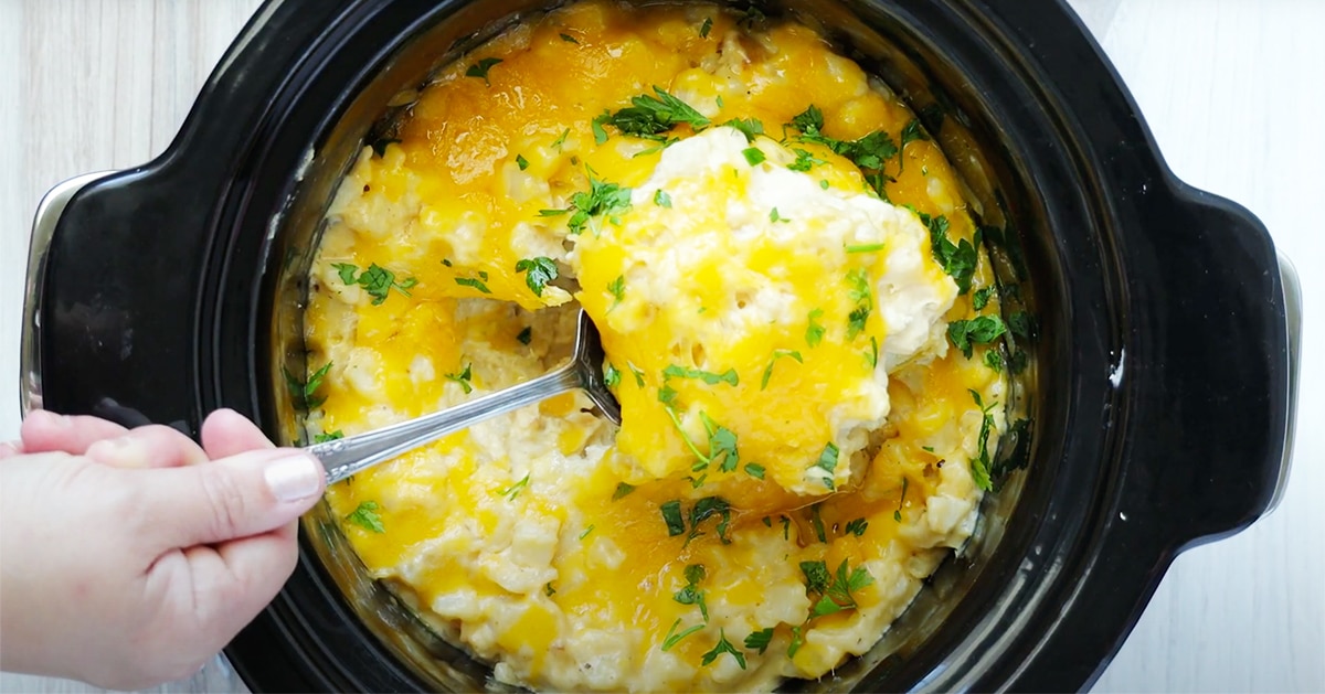 Easy Crockpot Cheesy Potatoes Recipe | DIY Joy Projects and Crafts Ideas