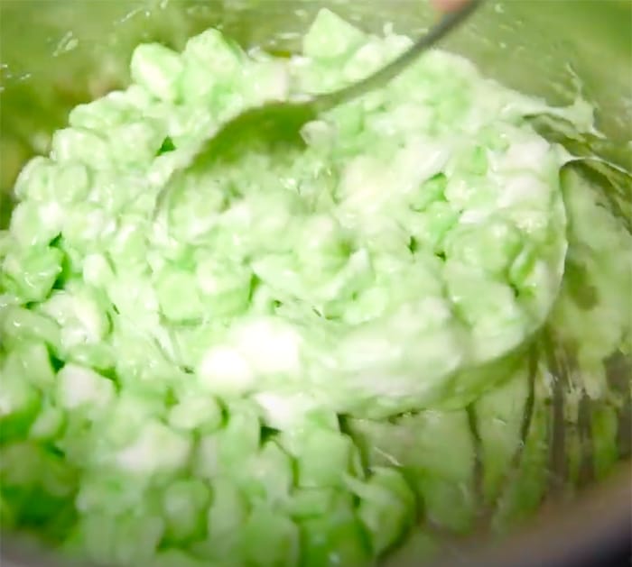 Easy Christmas Baking - Grinch Baking - How To Make Grinch Rice Krispies Treat