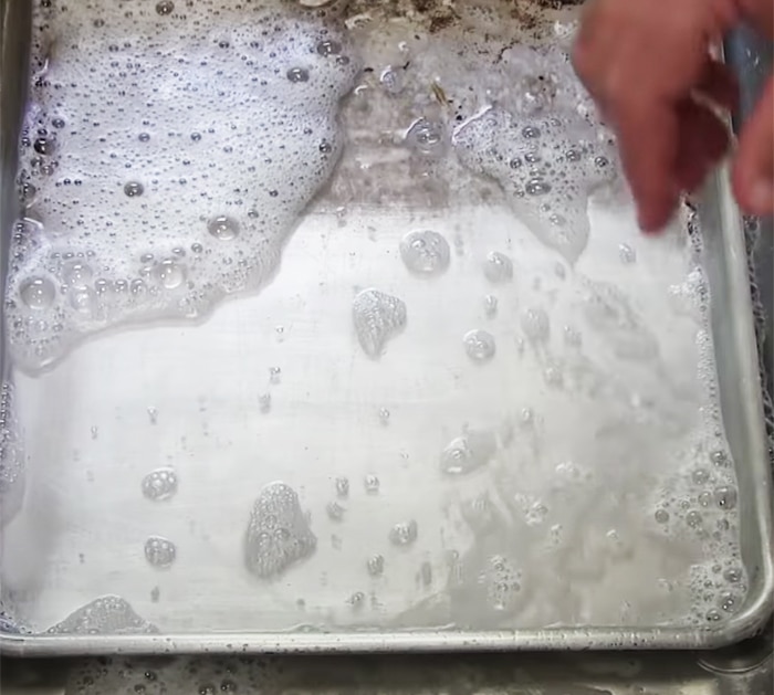 How To Clean Cookie Sheets - Kitchen Cleaning Tips - DIY Aluminum Sheet Pan