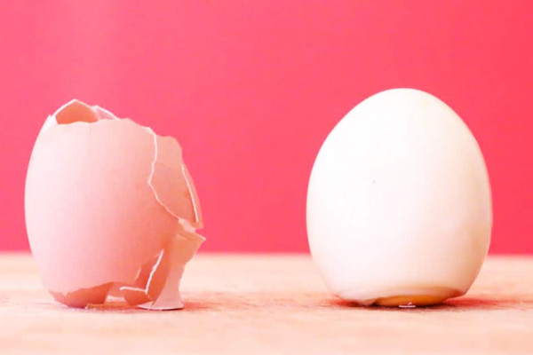How To Easily Peel An Egg In Under 10 Seconds - Tips and Hacks On Egg Peeling