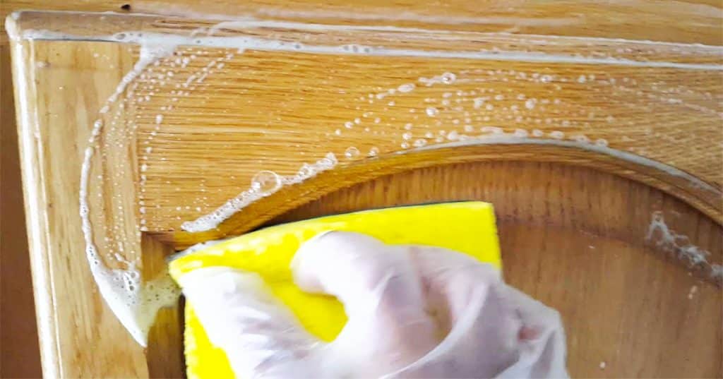 How To Get Years Of Grease Off Kitchen Cabinets - Kitchen Cleaning Hack