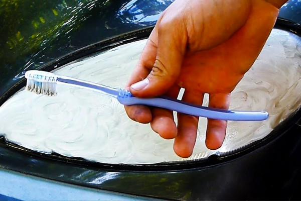 How To Restore Headlights Using Toothpaste - How To Clean Headlights