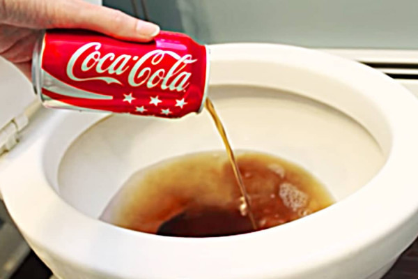 How To Clean With Coke - Coca Cola Hacks - Uses For Coke