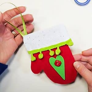 DIY Felt Mitten Card Holder Ornaments With Free Pattern