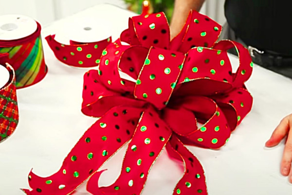 How To Make A Large Decorative Bow - Easy Bow Making Ideas - Christmas Decor Ideas