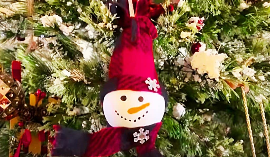 How To Make A Snowman Lightbulb - Easy Christmas Ornament Ideas - DIY Snowman Ornament