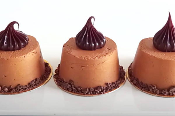 Mini Chocolate Mousse Cakes Recipe - How To Make Easy Mousse - Dessert Ideas