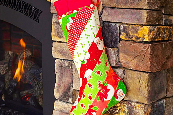 How To Make A Quilt As You Go Christmas Stocking - Easy Quilted Christmas Stocking Pattern - DIY Holiday Decor Ideas