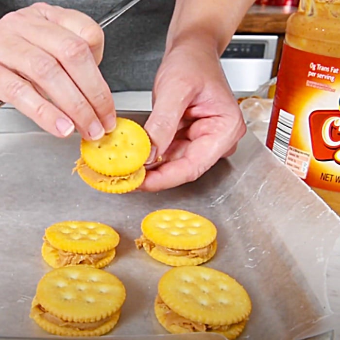 Holiday Baking Ideas - Easy Snack Ideas - Ritz Cracker Snack Ideas