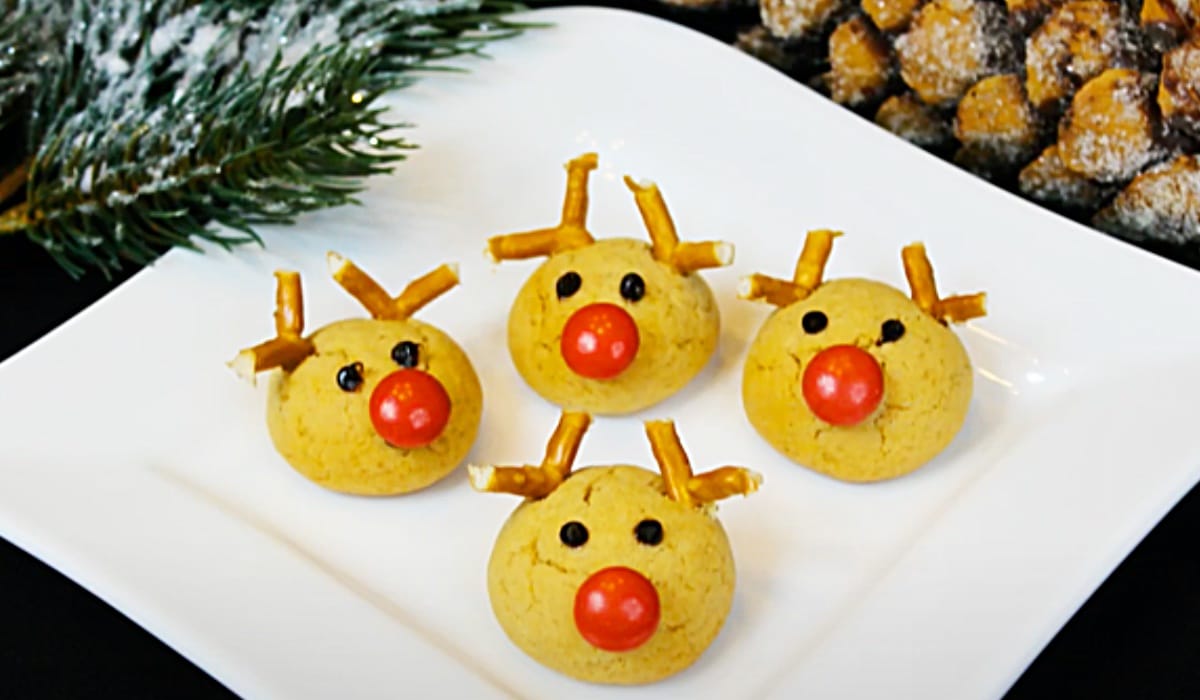 Rudolf The Red-Nosed Reindeer Cookie Recipe | DIY Joy Projects and Crafts Ideas