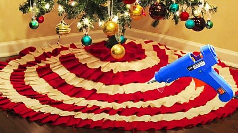DIY No-Sew Ruffled Christmas Tree Skirt | DIY Joy Projects and Crafts Ideas