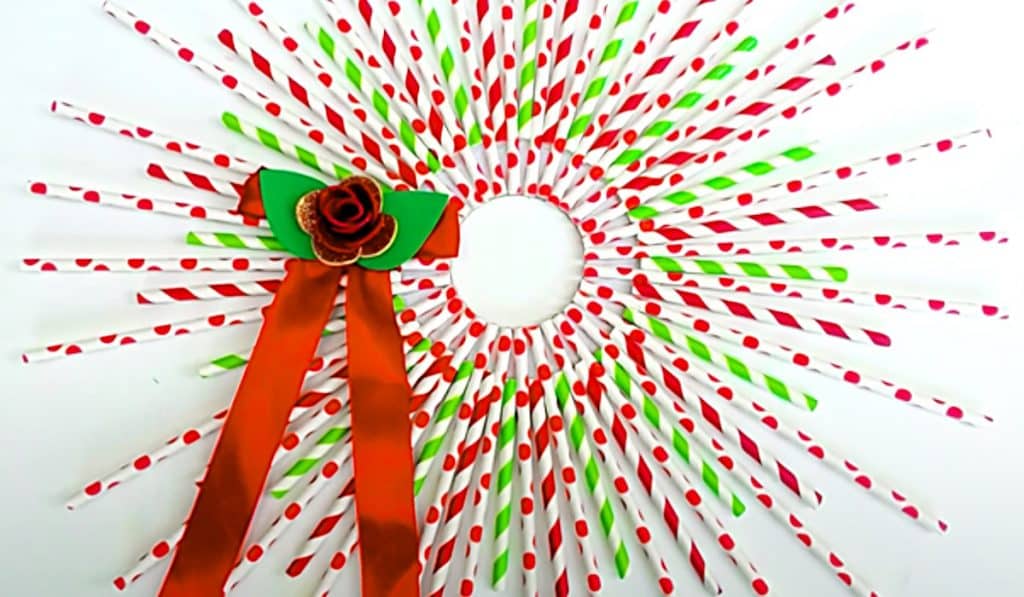 How To Make A Straw Christmas Wreath - DIY Christmas Wreath - Dollar Tree DIY