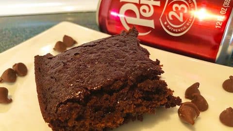 5-Ingredient Dr. Pepper Brownies Recipe | DIY Joy Projects and Crafts Ideas