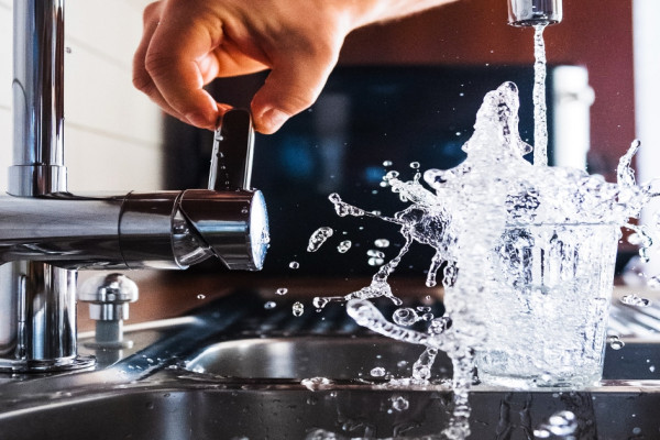 8 Ways That Might Help Boost Metabolism And Lose Weight - Drink Water To Boost Metabolism - Tips and Tricks For High Metabolism