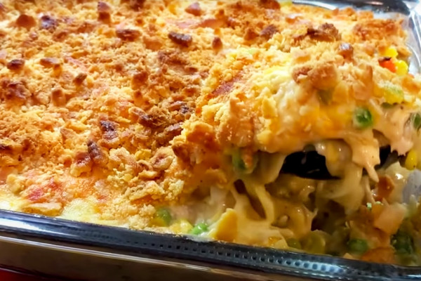 Cheesy Chicken Noodle Soup Casserole Recipe - Casserole Recipes - Chicken Noodle Soup Recipes