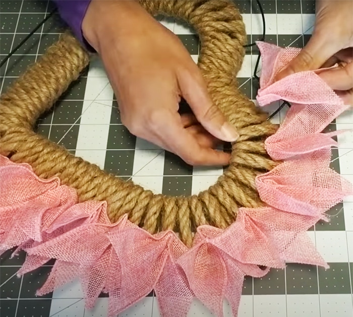 How To Make Heart Wreath - DIY Farmhouse Decor - Valentines Day Decor