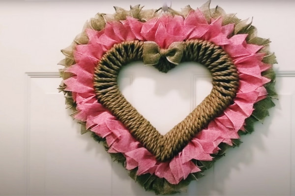 DIY Dollar Tree Farmhouse Heart Wreath - DIY Dollar Tree - Dollar Tree Crafts