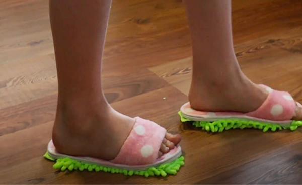 Dollar Tree DIY Mop Slippers - DIY Dollar Tree -Dollar Tree Crafts