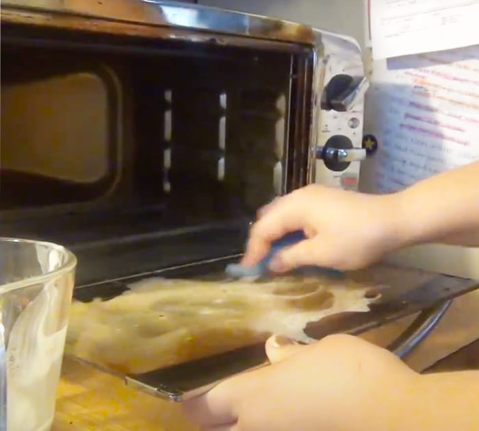 https://diyjoy.com/wp-content/uploads/2021/01/How-To-Clean-A-Toaster-Oven-With-Baking-Soda-1.jpg