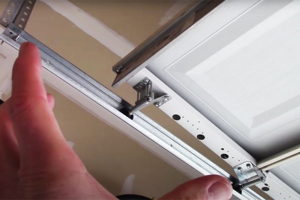 How To Fix A Noisy Garage Door - Grease Garage Doors - DIY Noisy Garage Doors