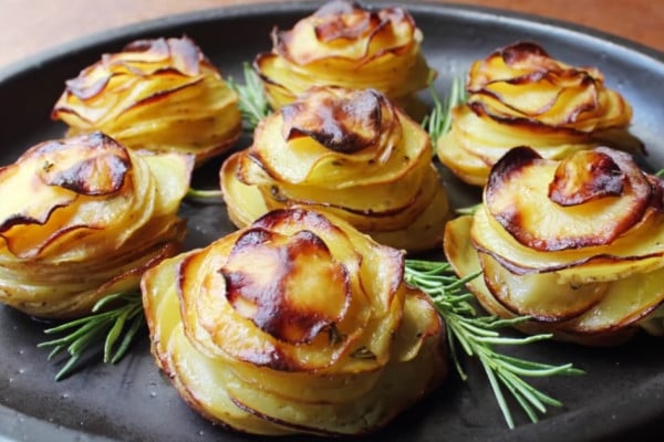 How To Make Rose-Shaped Potato Gratins - Parmesan Potatoes Recipe - Cheesy Potato Recipe