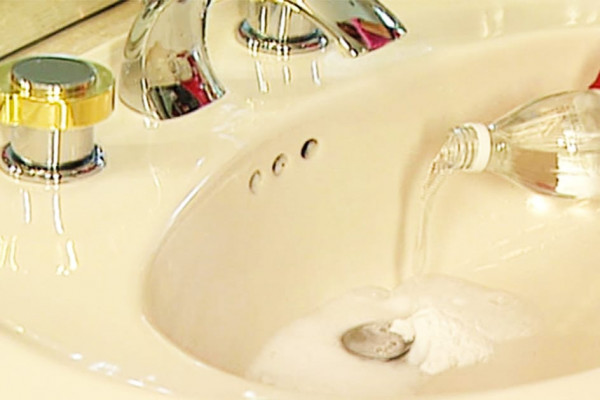 How To Unclog A Sink Drain - DIY Drano Snake - DIY Cleaning Hacks