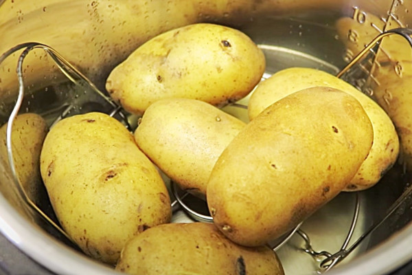 How To Make Baked Potatoes In An Instant Pot - Easy Instant Pot Baked Potato Recipe - Baked Potato Ideas
