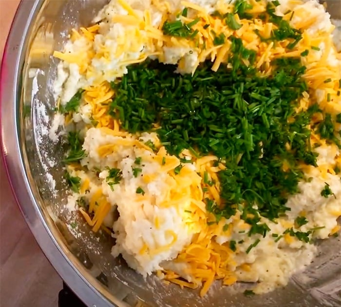 How To Make Shrimp and Potato Casserole - Homemade Dinner Recipes - Cheesy Potato Casserole Recipe