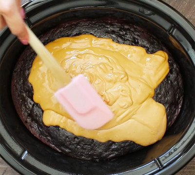 Slow Cooker Peanut Butter Chocolate Cake Recipe - DIY Joy