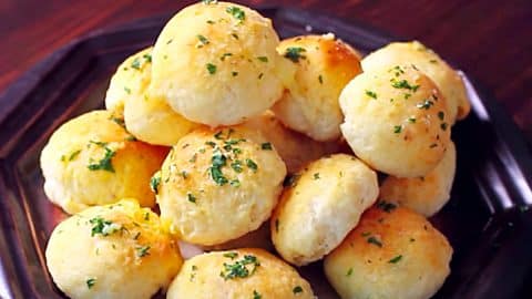 Garlic Cheese Bombs Rolls Recipe | DIY Joy Projects and Crafts Ideas
