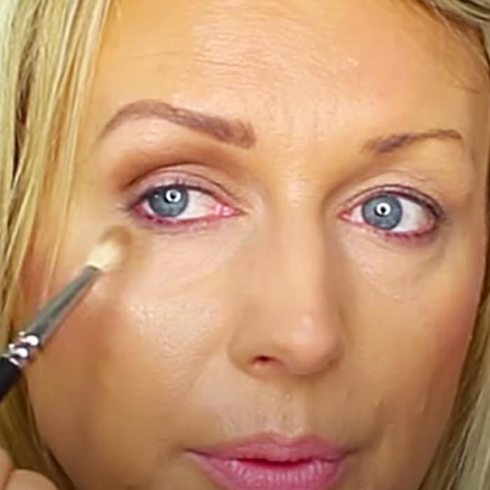 Best Makeup For Older Women - How To Apply Makeup To Mature Eyelids - How To Minimize Hooded Eyes