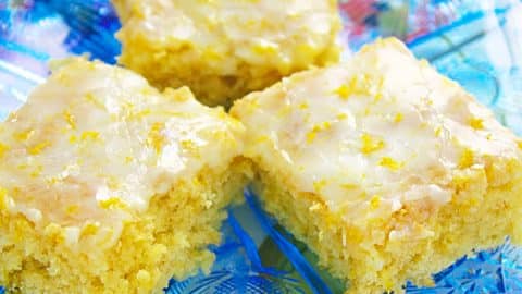 One-Bowl Lemon Brownies Recipe | DIY Joy Projects and Crafts Ideas