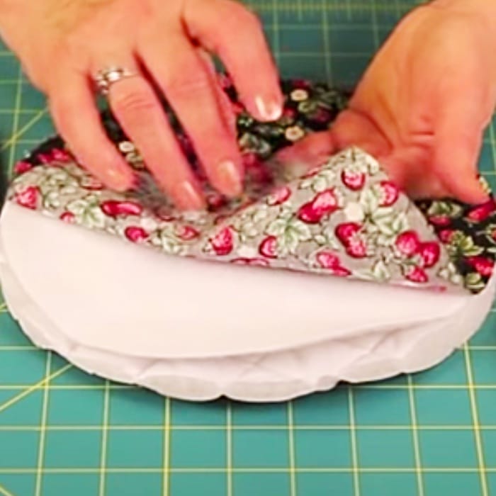 How To make A Round Potholder - Easy Sewing Ideas - Sew An Easy Pot Holder
