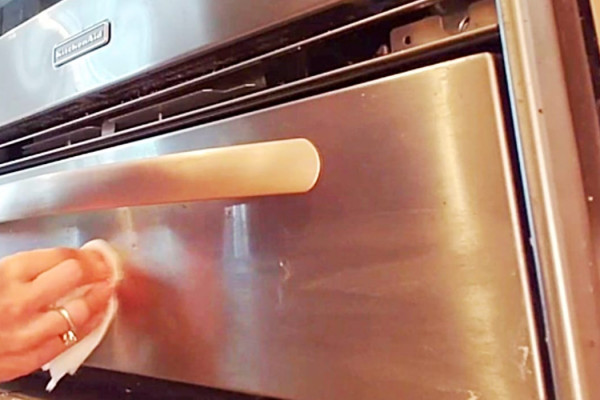 How To Remove Rust From Metal Appliances - Clean Off Rust - Easy Household Cleaning Hacks