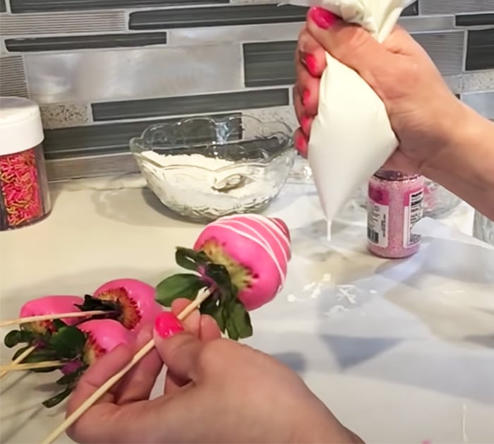 How To Make Chocolate Covered Strawberries - Valentines Gift Idea - Valentines Bouquet