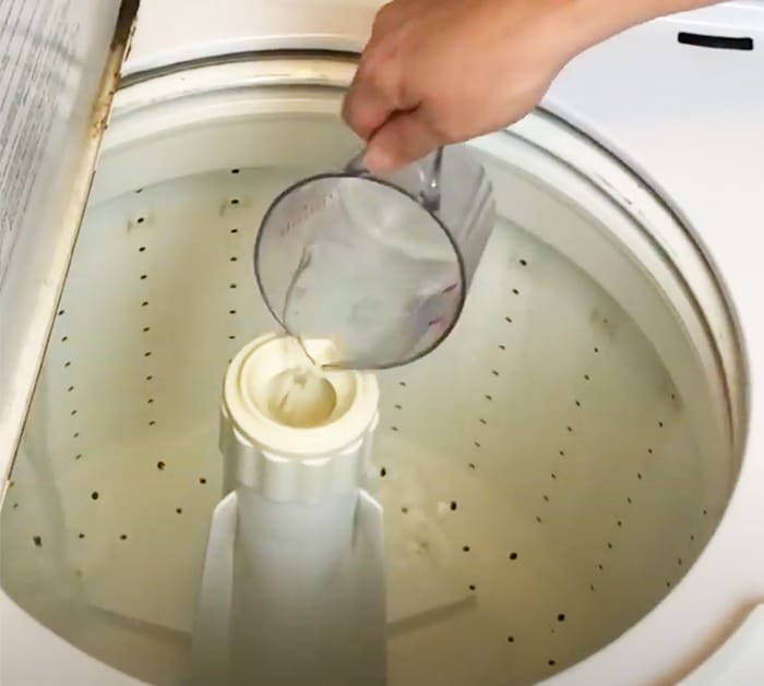 How To Clean A Smelly Washing Machine - DIY Washing Machine Cleaning - Deep Clean Top Load Washing Machine