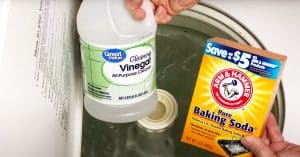 How To Clean A Smelly Washing Machine With Vinegar And Baking Soda