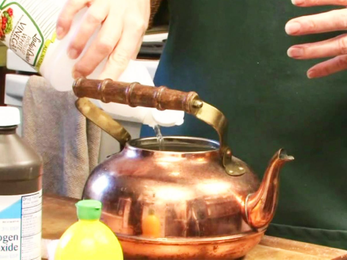 https://diyjoy.com/wp-content/uploads/2021/02/How-To-Clean-Tea-Kettles-With-Natural-Ingredients-1200x900.jpg