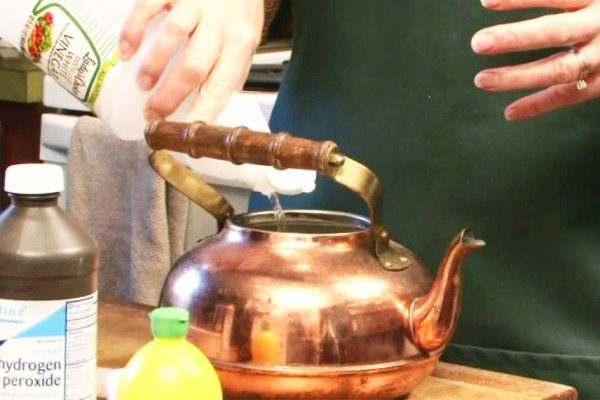 How To Clean Tea Kettles With Natural Ingredients - DIY Clean Tea Kettles - Kitchen Cleaning Tips and Tricks